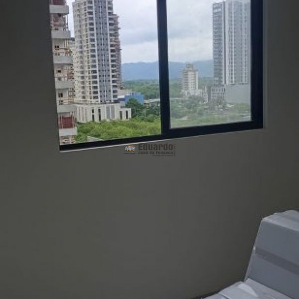 APARTAMENTO ALTO PADR�O 30 METROS DO MAR