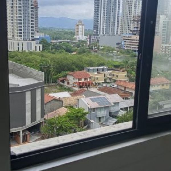 APARTAMENTO ALTO PADR�O 30 METROS DO MAR