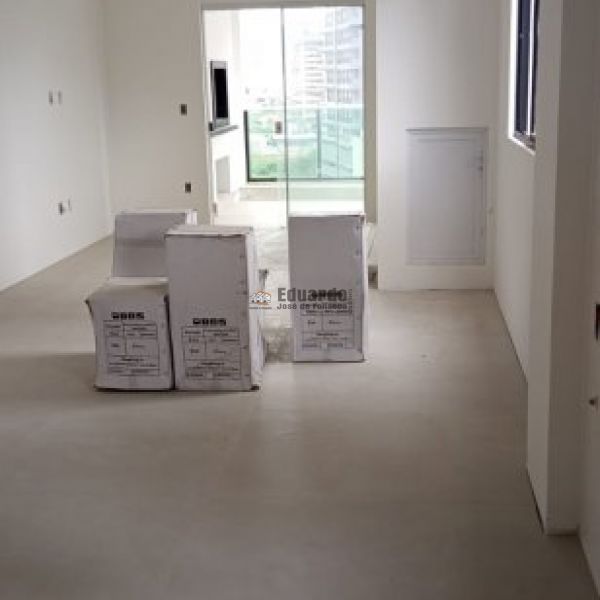 APARTAMENTO ALTO PADR�O 30 METROS DO MAR