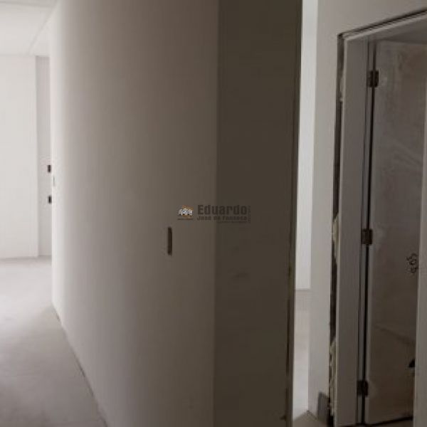 APARTAMENTO ALTO PADR�O 30 METROS DO MAR