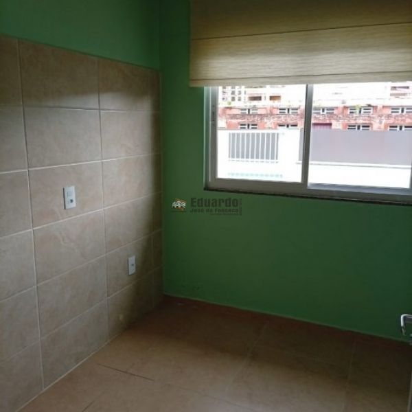 CASA COM 03 DORMIT�RIOS NA PRAIA DE BOMBAS