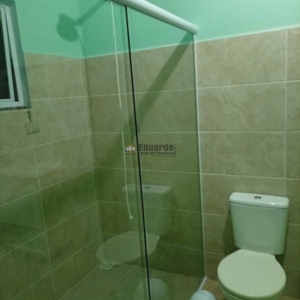 CASA COM 03 DORMIT�RIOS NA PRAIA DE BOMBAS