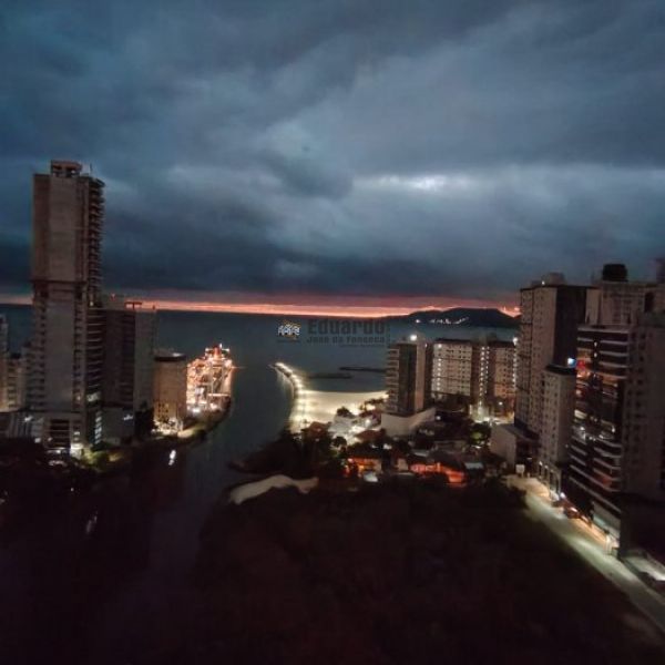 APARTAMENTO COM 02 SU�TES PR�XIMO AO PIER E HARD R