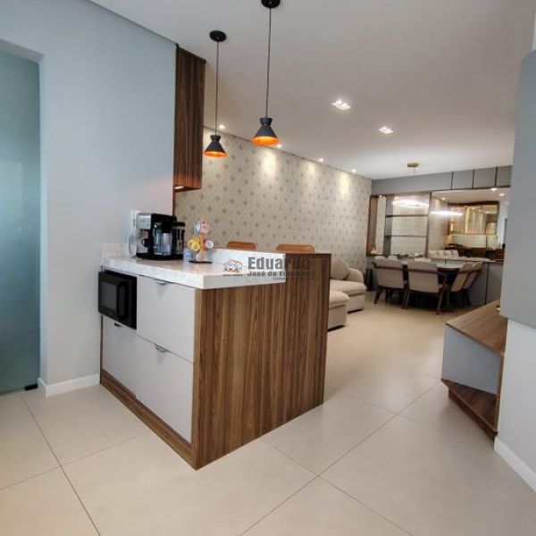 APARTAMENTO COM 02 SU�TES PR�XIMO AO PIER E HARD R