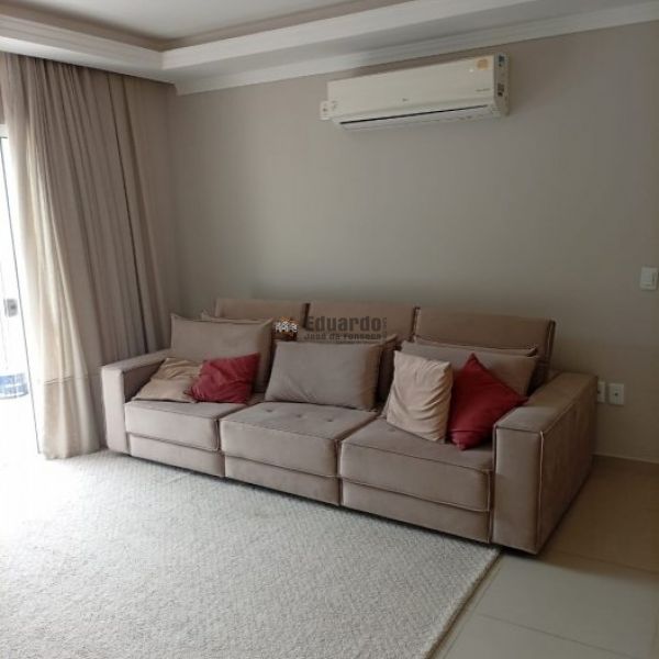 CASA NO CORA��O DE PORTO BELO