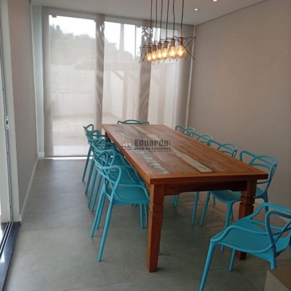 CASA NO CORA��O DE PORTO BELO