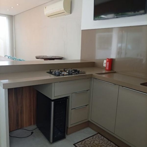 CASA NO CORA��O DE PORTO BELO
