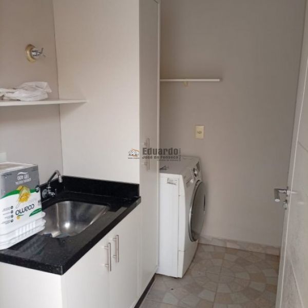 CASA NO CORA��O DE PORTO BELO