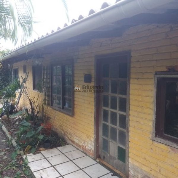 CASA NO BAIRRO VILA NOVA 