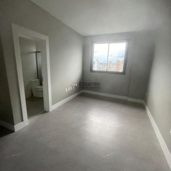 APARTAMENTO 03 SU�TES EDIF�CIO ROTTERDAN PARK