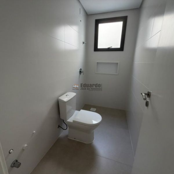 APARTAMENTO FRENTE MAR COM 03 SU�TES