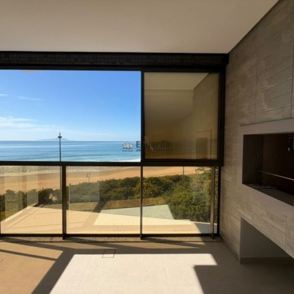 APARTAMENTO FRENTE MAR COM 03 SU�TES