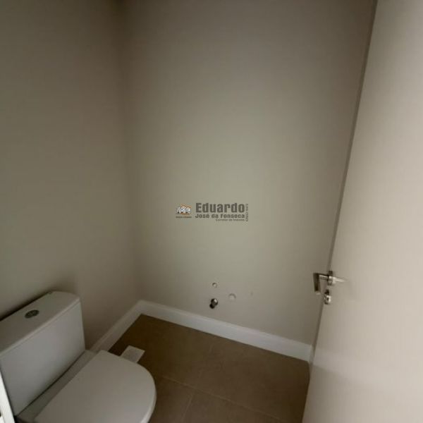 APARTAMENTO FRENTE MAR COM 03 SU�TES