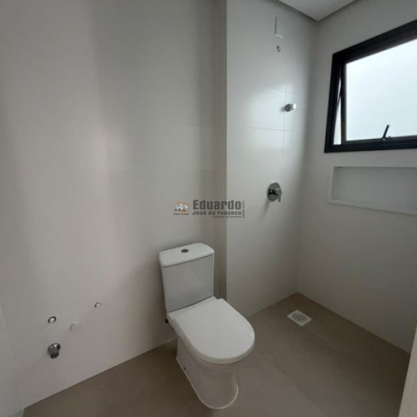 APARTAMENTO FRENTE MAR COM 03 SU�TES