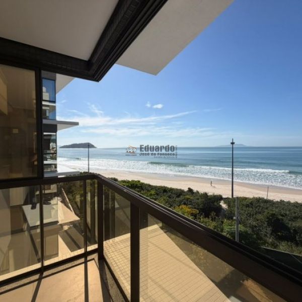 APARTAMENTO FRENTE MAR COM 03 SU�TES