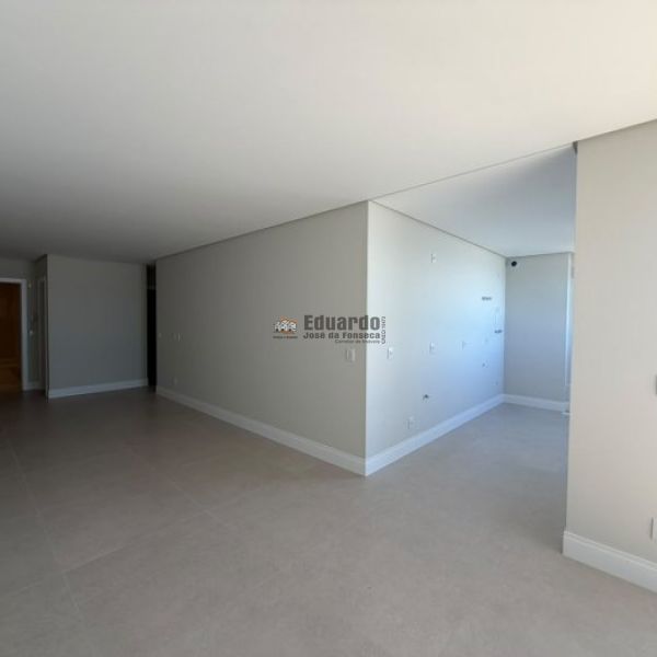 APARTAMENTO FRENTE MAR COM 03 SU�TES