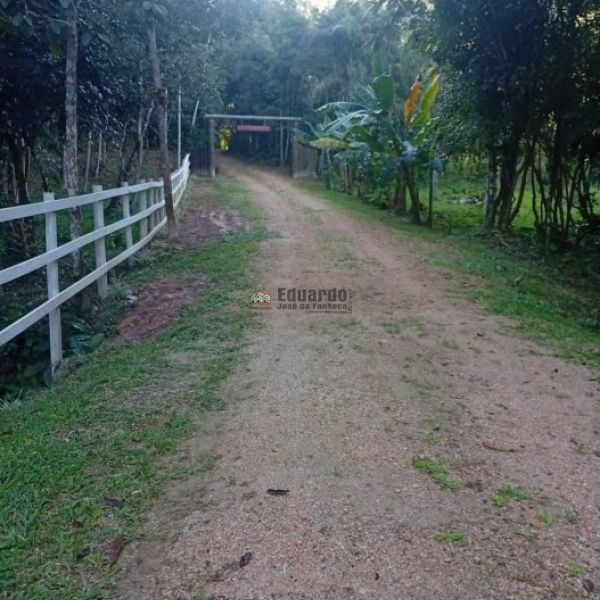 CASA DE S�TIO EM S�O JO�O BATISTA