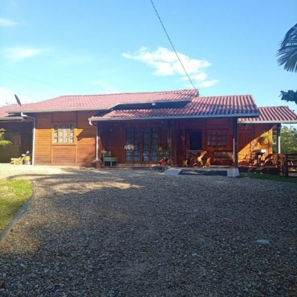 CASA DE S�TIO EM S�O JO�O BATISTA