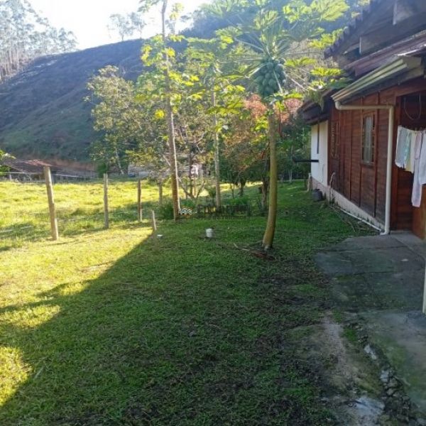 CASA DE S�TIO EM S�O JO�O BATISTA