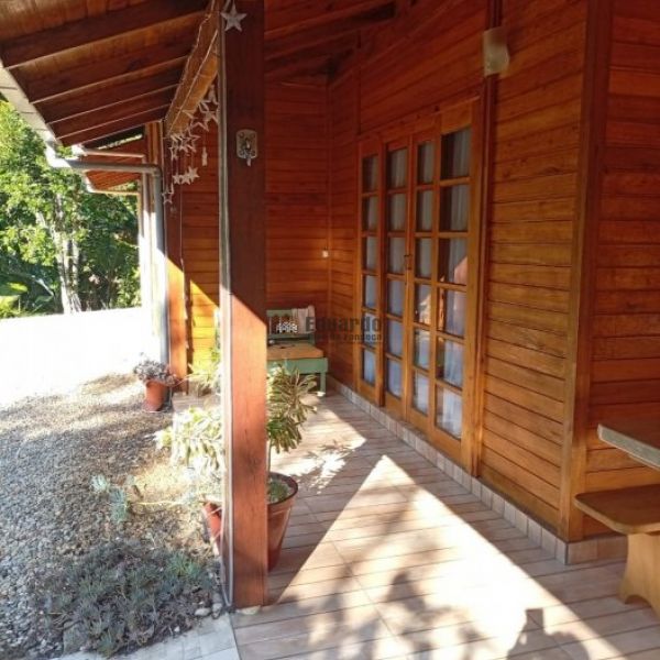 CASA DE S�TIO EM S�O JO�O BATISTA