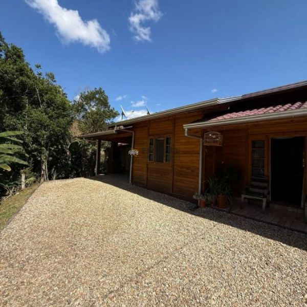 CASA DE S�TIO EM S�O JO�O BATISTA
