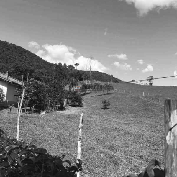 CASA DE S�TIO EM S�O JO�O BATISTA