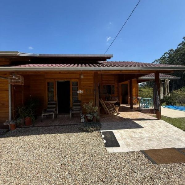 CASA DE S�TIO EM S�O JO�O BATISTA