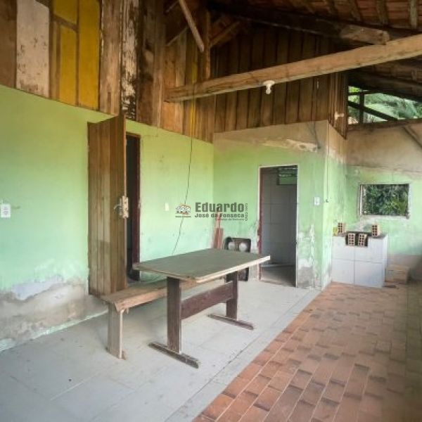 CASA RUSTICA  DE MADEIRA SOBRE TERRENO NO BAIRRO O