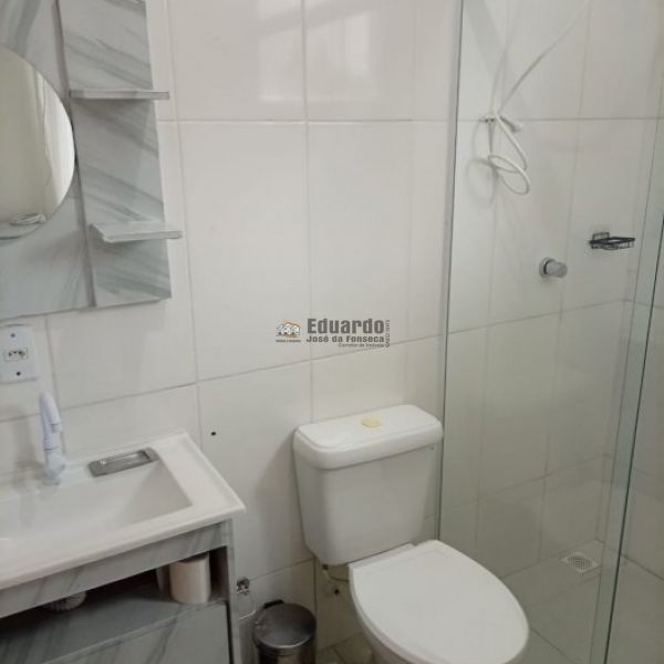 SOBRADO COM DUAS SU�TES E DUAS VAGAS