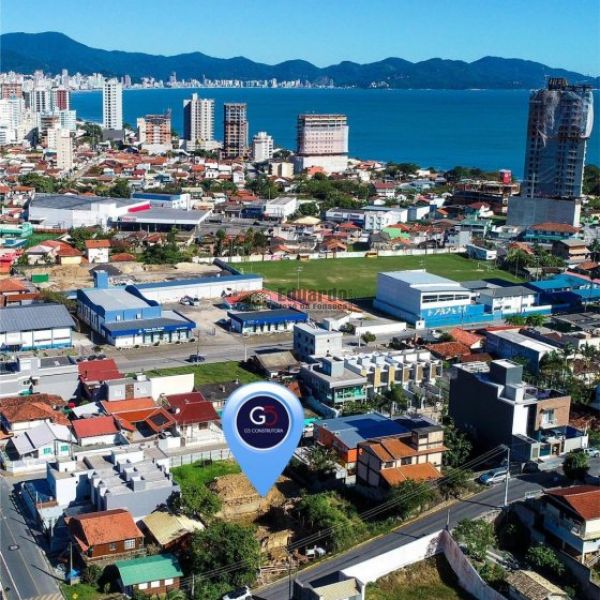 APARTAMENTO COM VISTA ESPETACULAR PARA  A  MONTANH