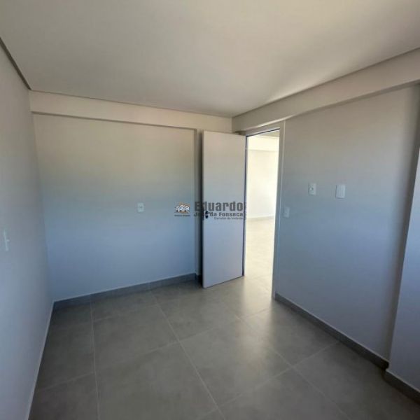 APARTAMENTO COM VISTA ESPETACULAR PARA  A  MONTANH