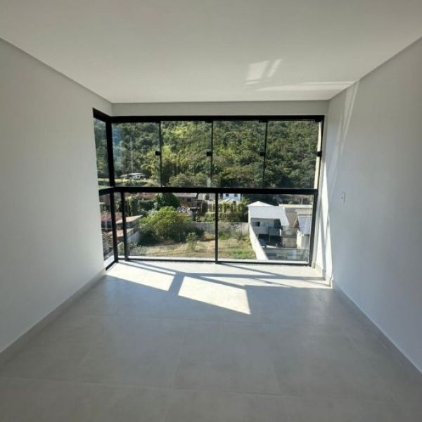 APARTAMENTO COM VISTA ESPETACULAR PARA  A  MONTANH