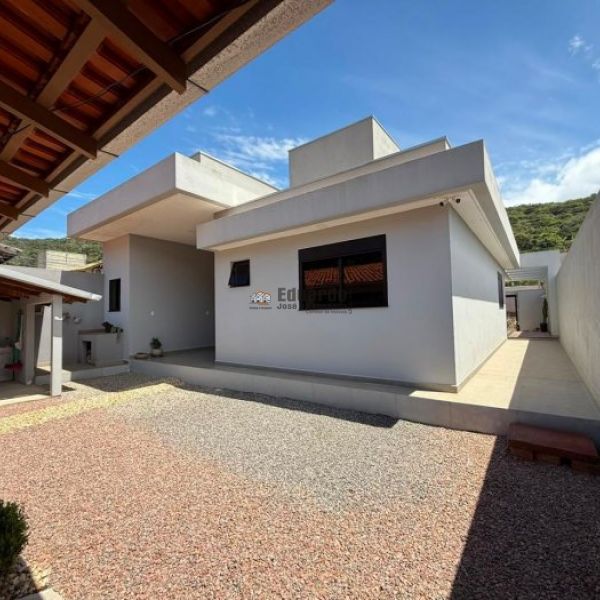 CASA DUAS SU�TES E DUAS VAGAS