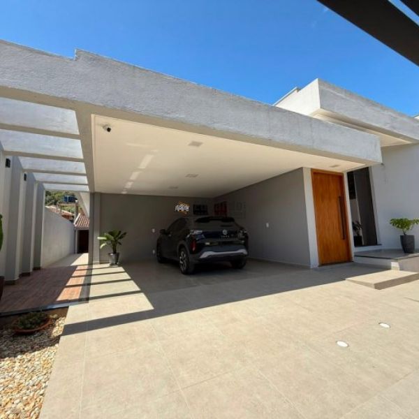 CASA DUAS SU�TES E DUAS VAGAS