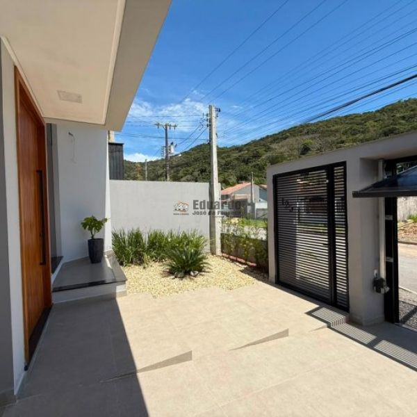 CASA DUAS SU�TES E DUAS VAGAS