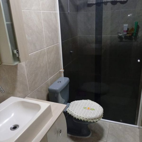 CASA DUAS SU�TES E DUAS VAGAS