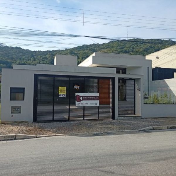 CASA DUAS SU�TES E DUAS VAGAS