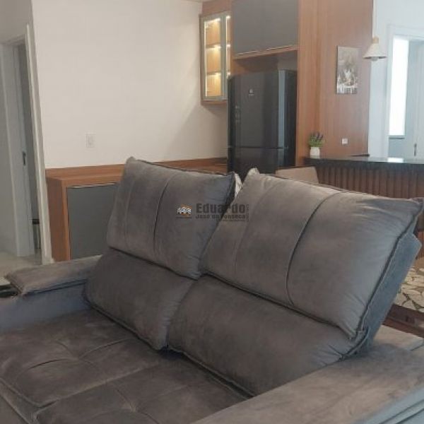 APARTAMENTO PR�XIMO AO MAR MOBILIADO