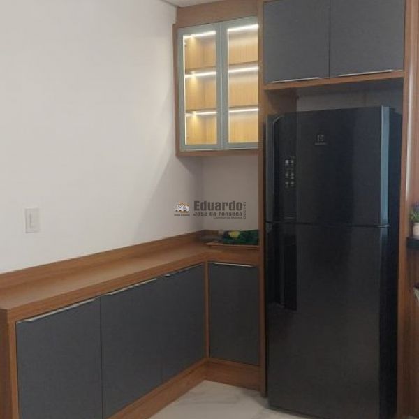 APARTAMENTO PR�XIMO AO MAR MOBILIADO