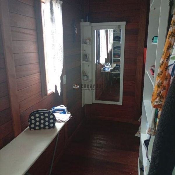 CASA ESTILO SOBRADO EM MADEIRA 