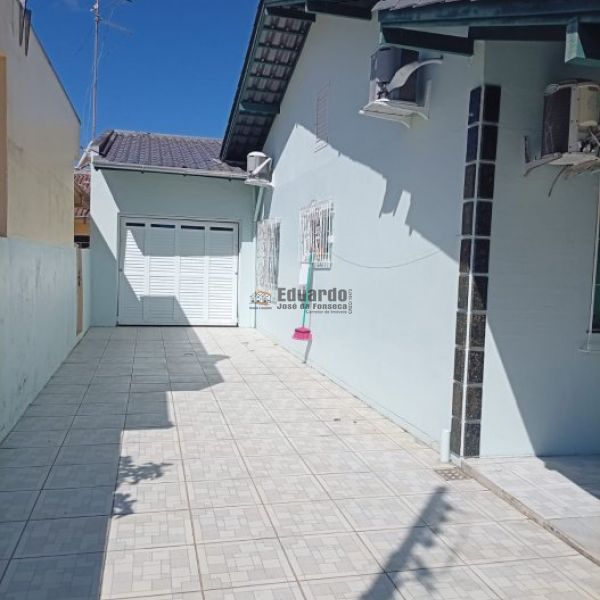 CASA 03 DORMIT�RIOS LOCA��O ANUAL