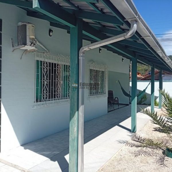 CASA 03 DORMIT�RIOS LOCA��O ANUAL
