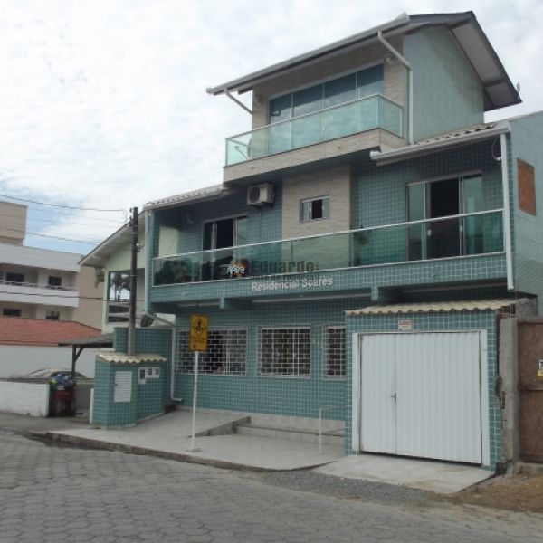 Sobrado e Apartamento centro de Porto Be