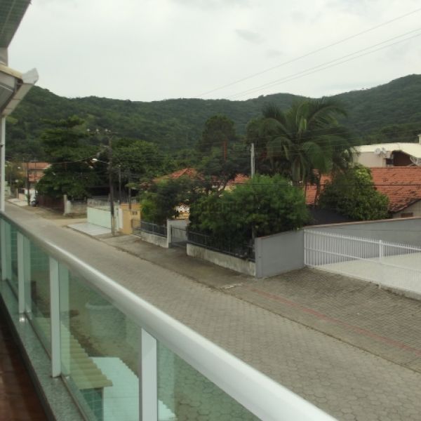 Sobrado e Apartamento centro de Porto Be