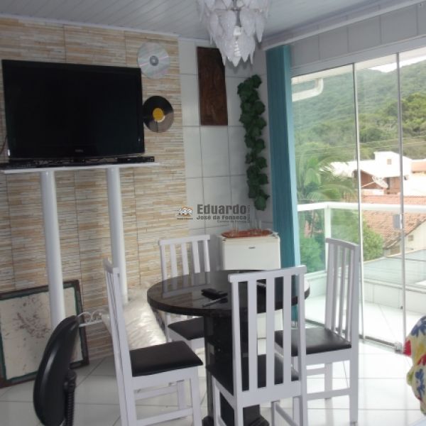 Sobrado e Apartamento centro de Porto Be