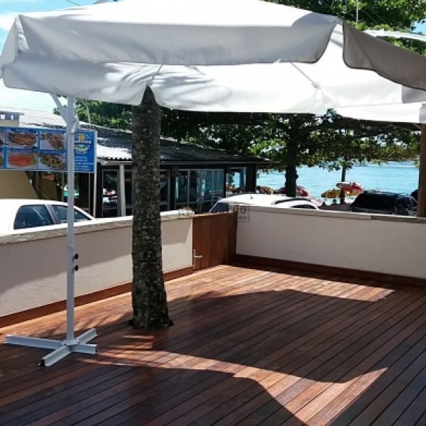 CASA COM 4 DORM.EM BOMBINHAS 