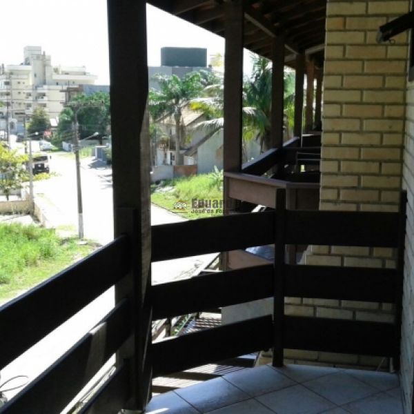 SOBRADO DUPLEX A VENDA 200 METROS DA PRAIA