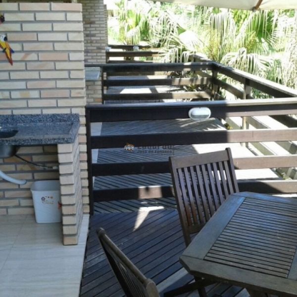 SOBRADO DUPLEX A VENDA 200 METROS DA PRAIA