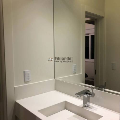 APARTAMENTO COM QUATRO DORMITRIOS