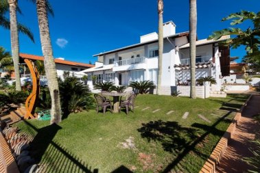 CASA FRENTA MAR, PRAIA DE BOMBINHAS